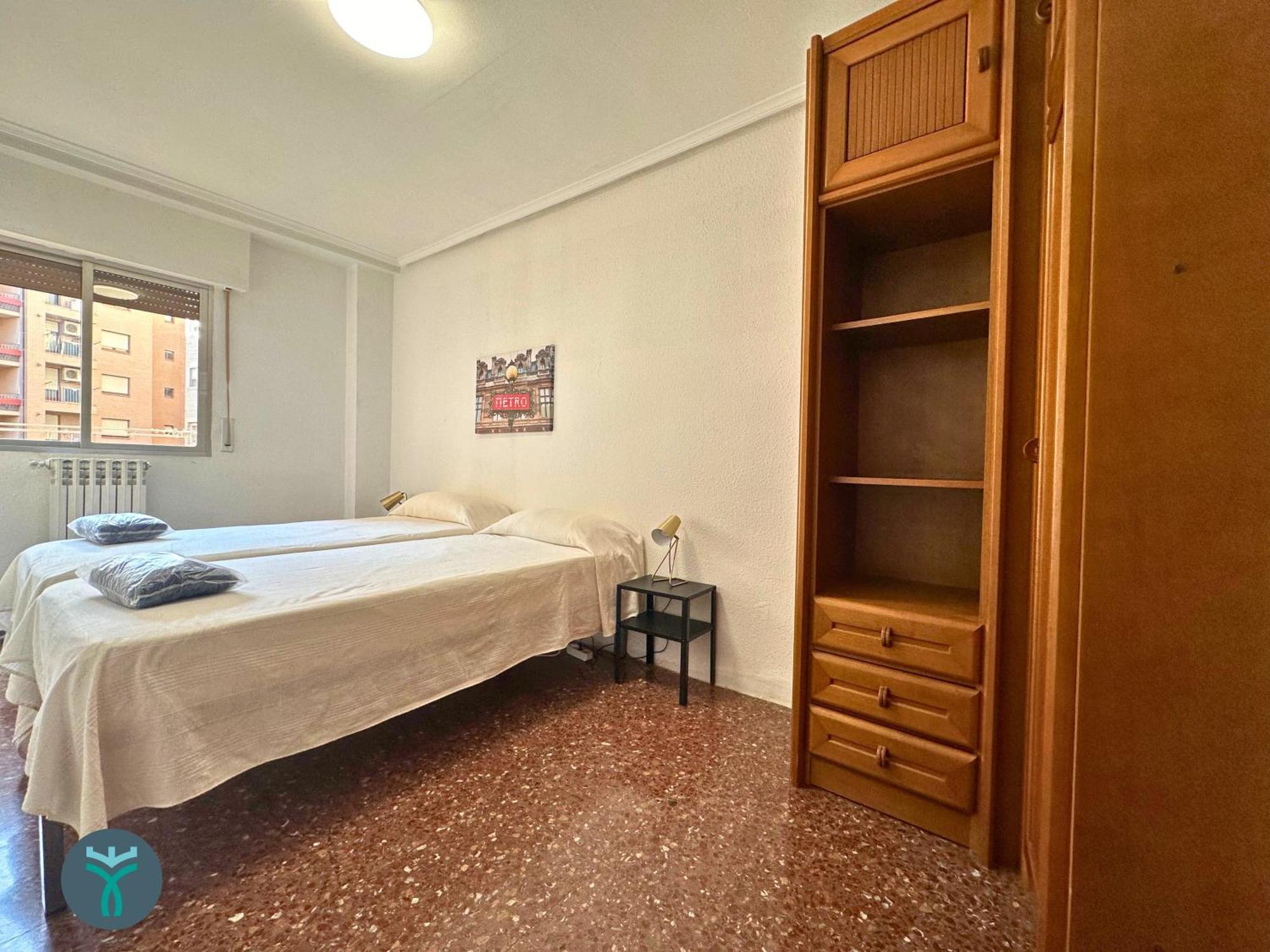 Dos Torres Alfajeria Con Parking Privado Gratis *